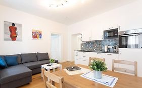 14 C&J'S Apartment